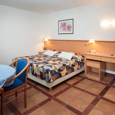 Hotel Fontana 2*